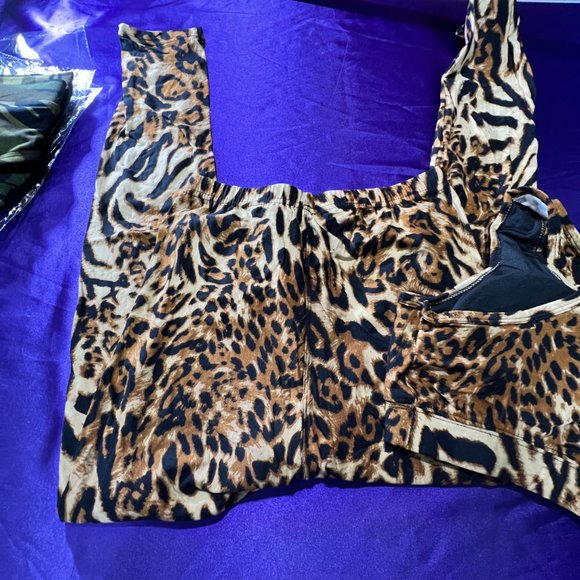 NEW  📌New Mix Buttery Smooth Predator Leopard Leggings and Bra Set L/XL - Picture 6 of 14